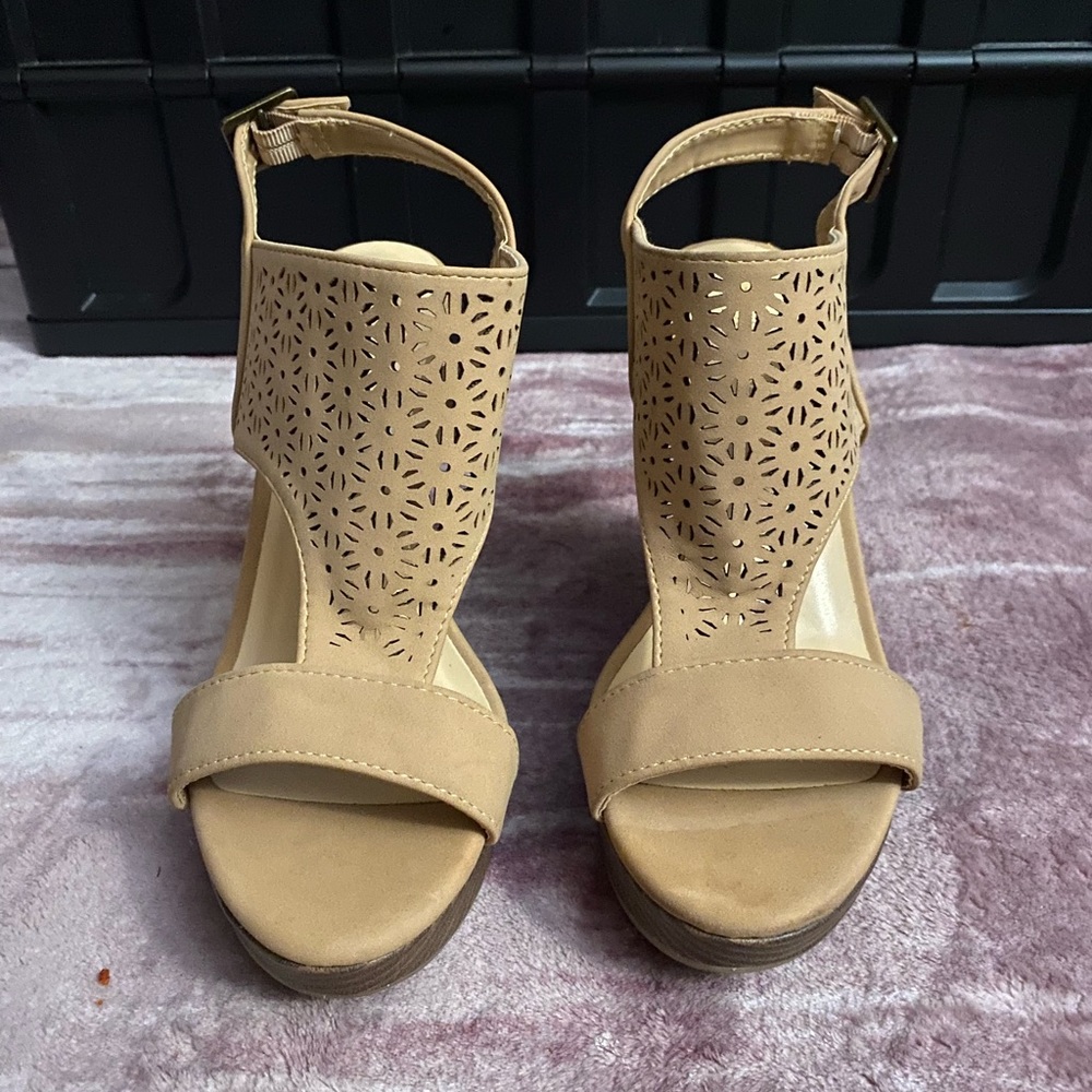 Tan wedges with cutout designs